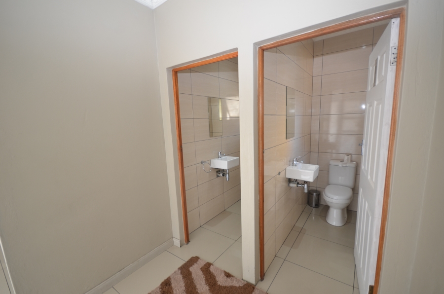 Commercial Property for Sale in Amalinda Eastern Cape